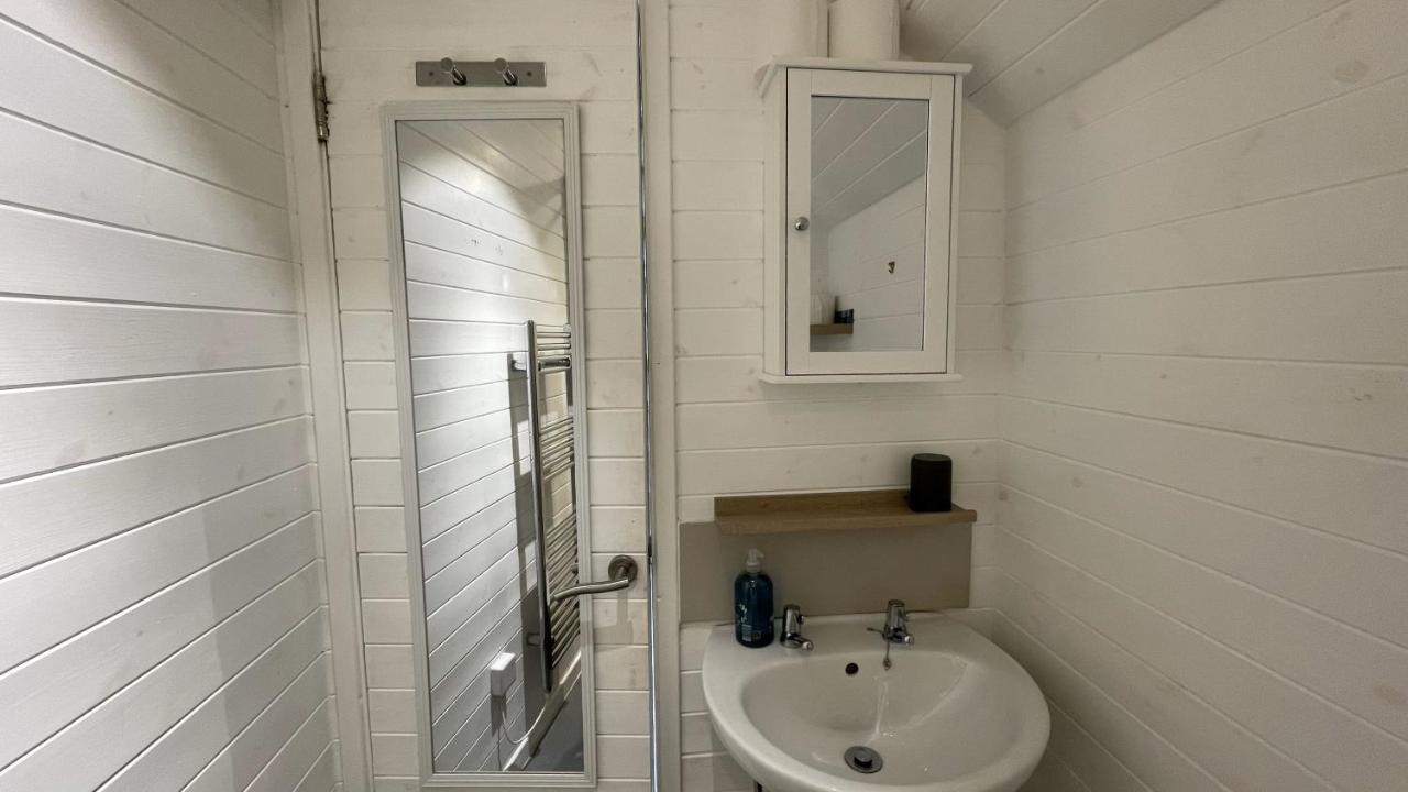 Hideaway Pod Near Loch Ness For A Tranquil Retreat Apartment Lewiston Екстериор снимка