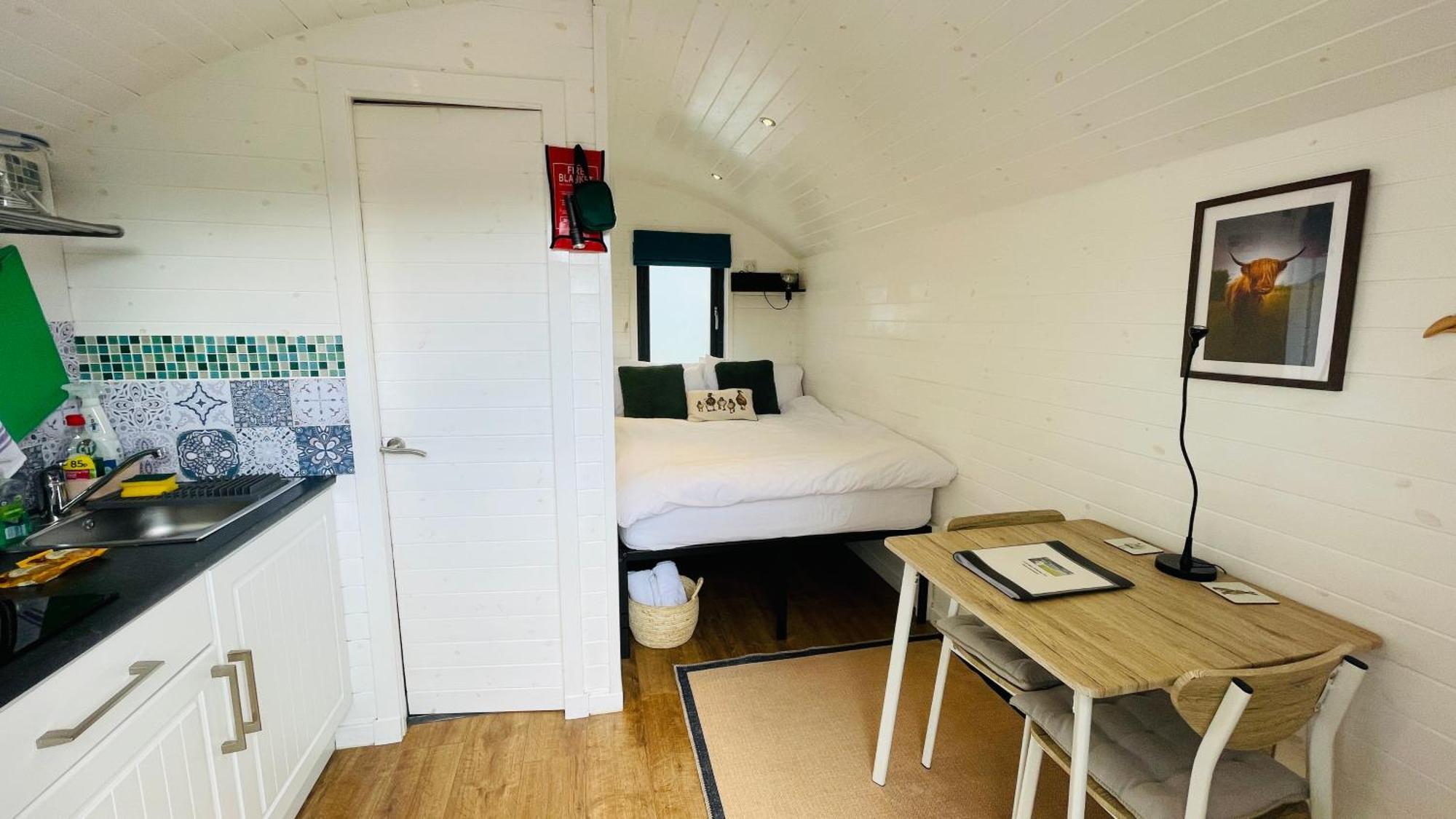 Hideaway Pod Near Loch Ness For A Tranquil Retreat Apartment Lewiston Екстериор снимка